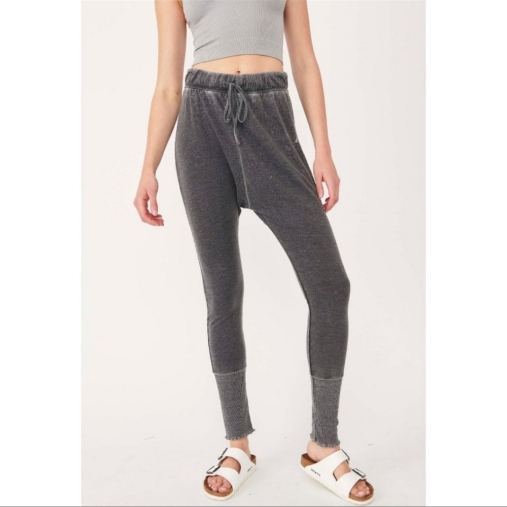 FREE PEOPLE Cozy All Day Harem Legging Cargo Pockets Washed Black